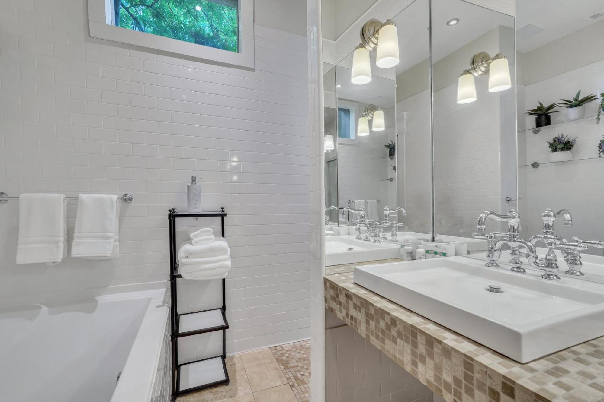 Вилла The Lincoln Loft, Near Forsyth Park With Free Parking Саванна Экстерьер фото